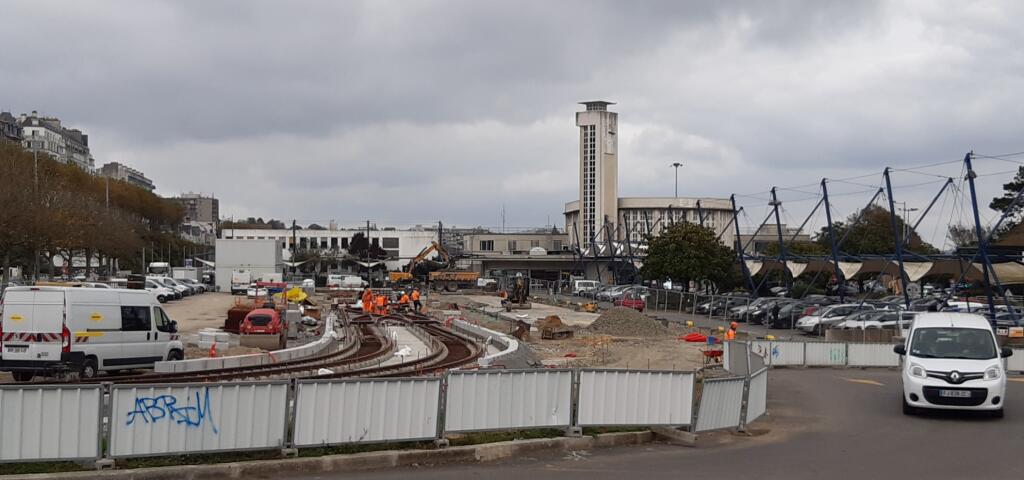 Brest tram ligne B terminus gare 2 14 11 2024.jpg